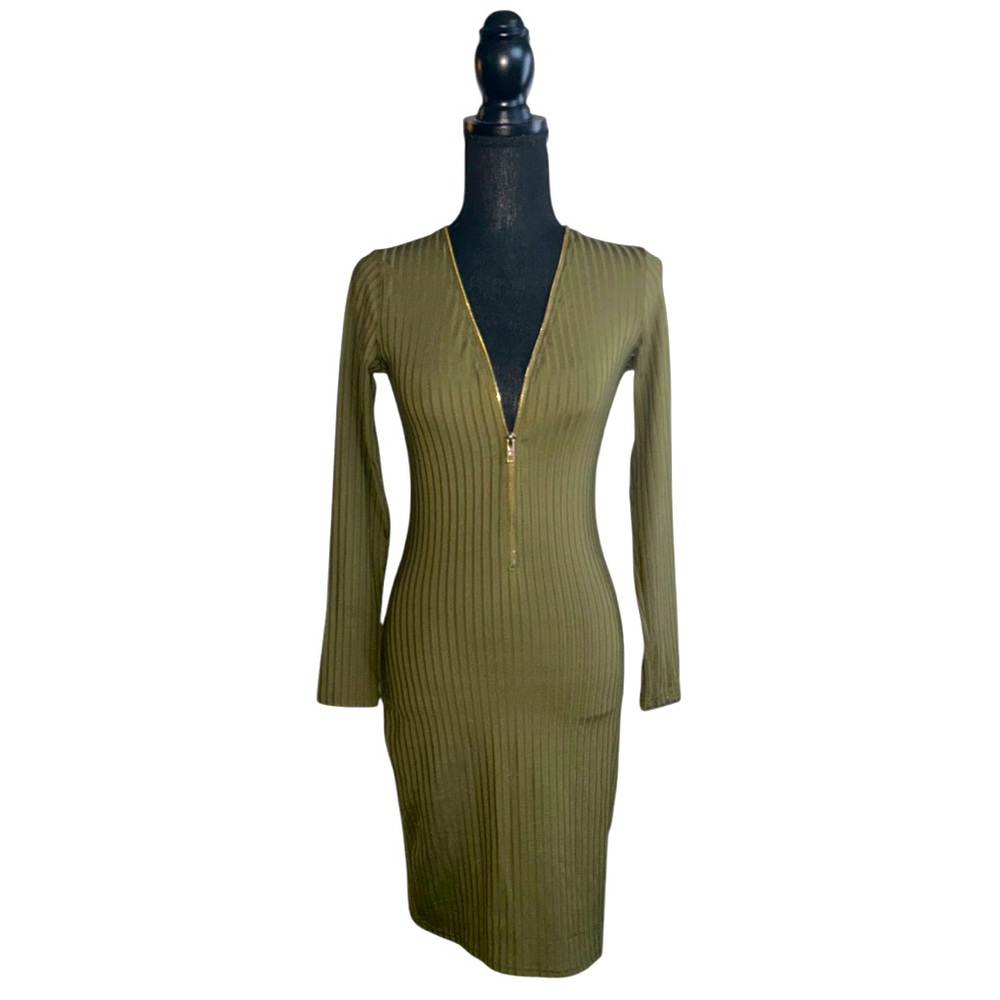 5/25$ ✨ Another Story Olive Ribbed Sexy Dress